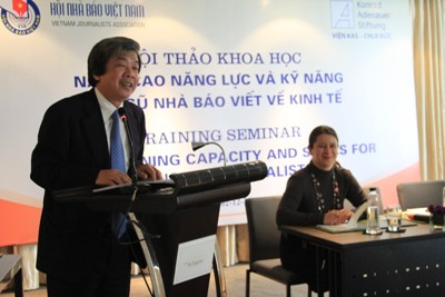 ກອງປະຊຸມສຳມະນາວິທະຍາສາດບົດບາດຂອງສື່ມວນຊົນກັບການພັດທະນາແບບຍື່ນຍົງ